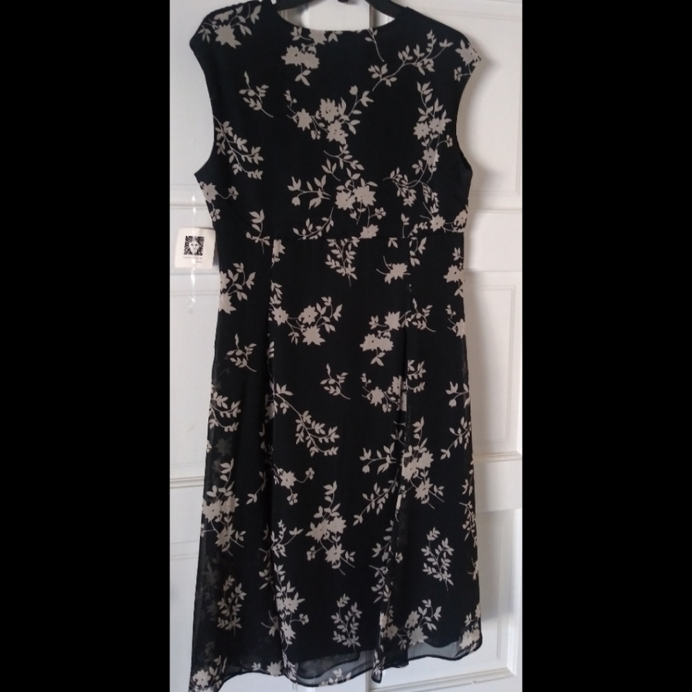 Anne Klein Black Floral Dress size 10